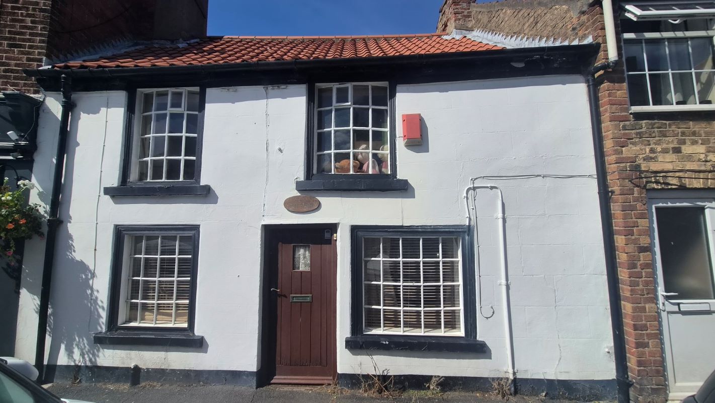 Property for Auction in Hull & East Yorkshire - Hope Cottage, 6 High Street, Flamborough, East Yorkshire, YO15 1JX