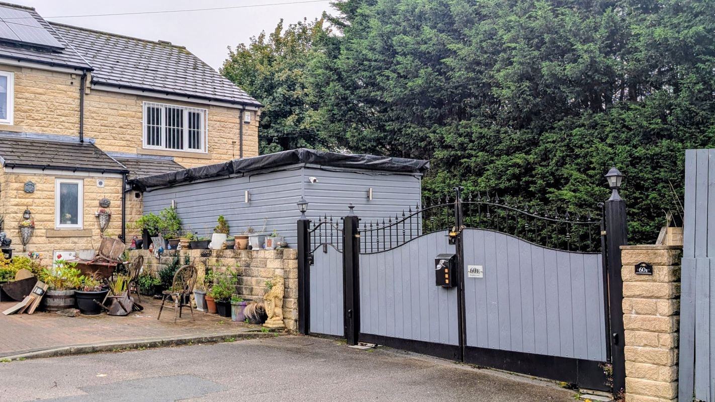 Property for Auction in North West - 60E Keighley Road, Halifax, West Yorkshire, HX2 8AL