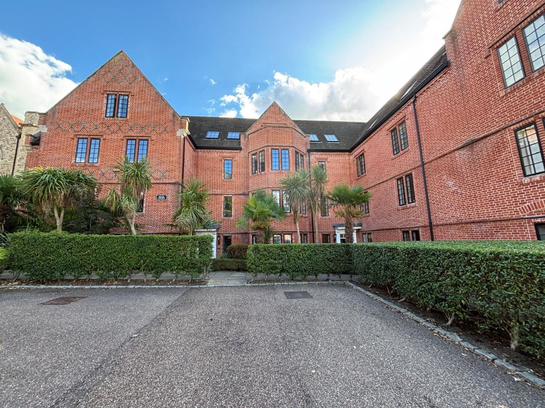 Property for Auction in East Anglia - 22 Rose Court The Galleries, Brentwood, Essex, CM14 5GJ