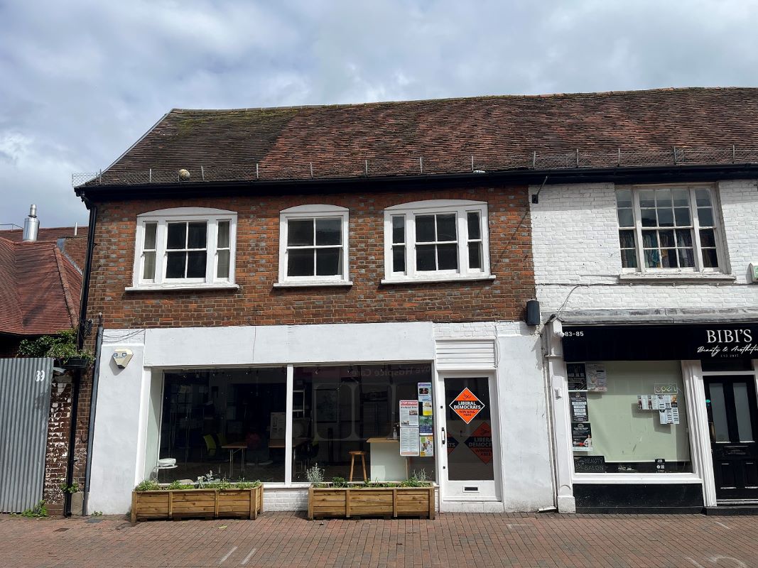 Property for Auction in North West - 87 High Street, Chesham, Buckinghamshire, HP5 1DE