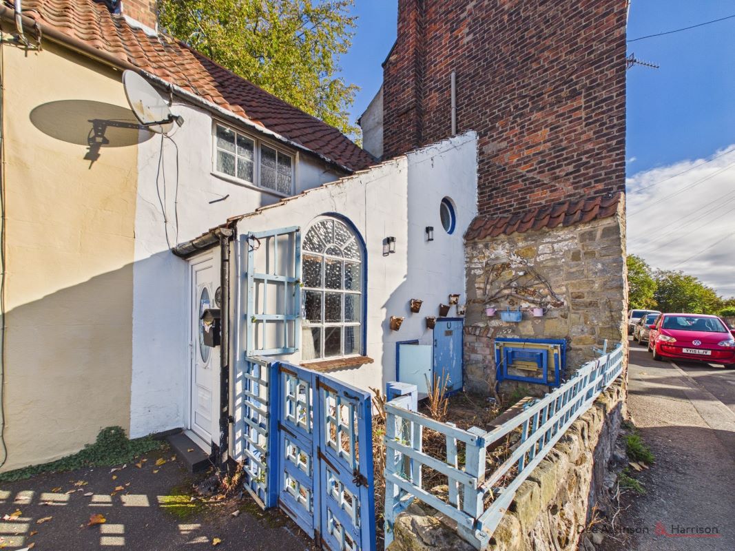 Property for Auction in Hull & East Yorkshire - 23 Cambridge Place, Scarborough, North Yorkshire, YO12 5HB