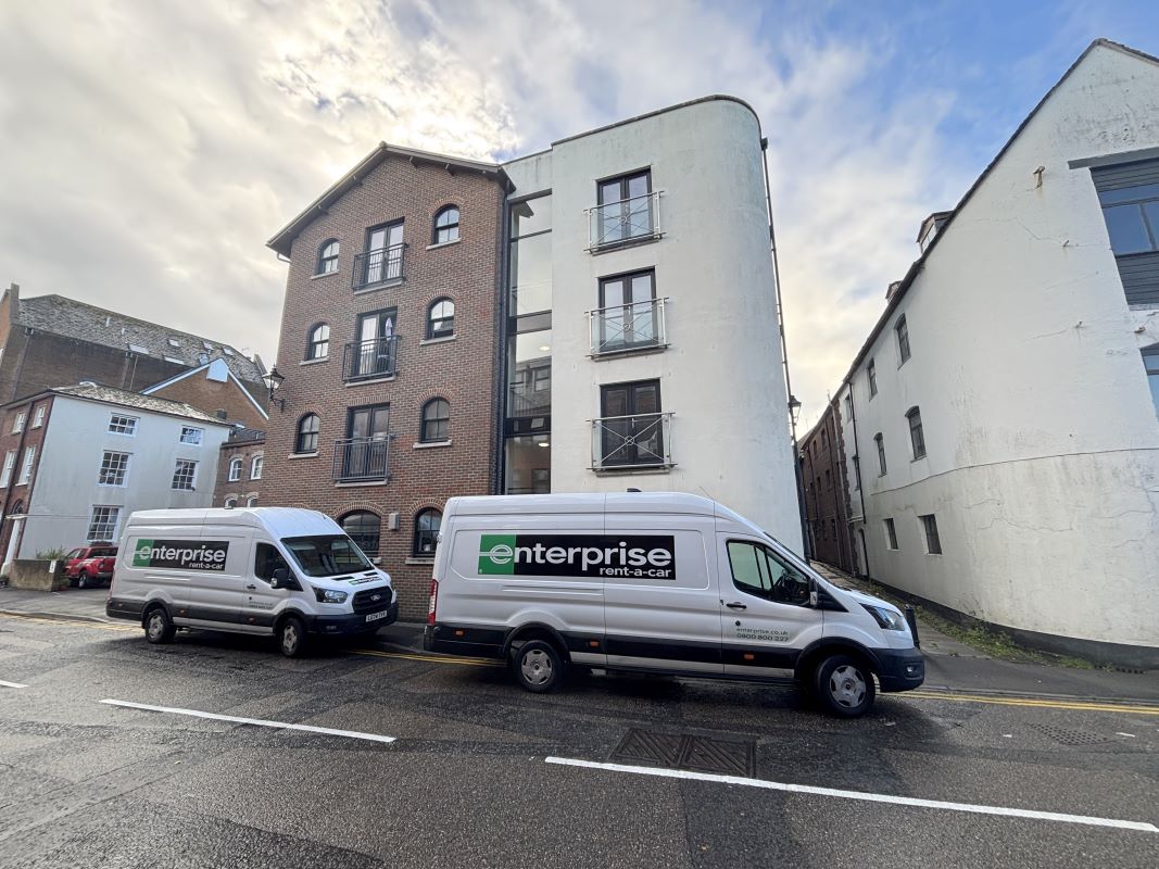 Property for Auction in South West - Flat 6 Canute House, Poole, Dorset, BH15 1EJ