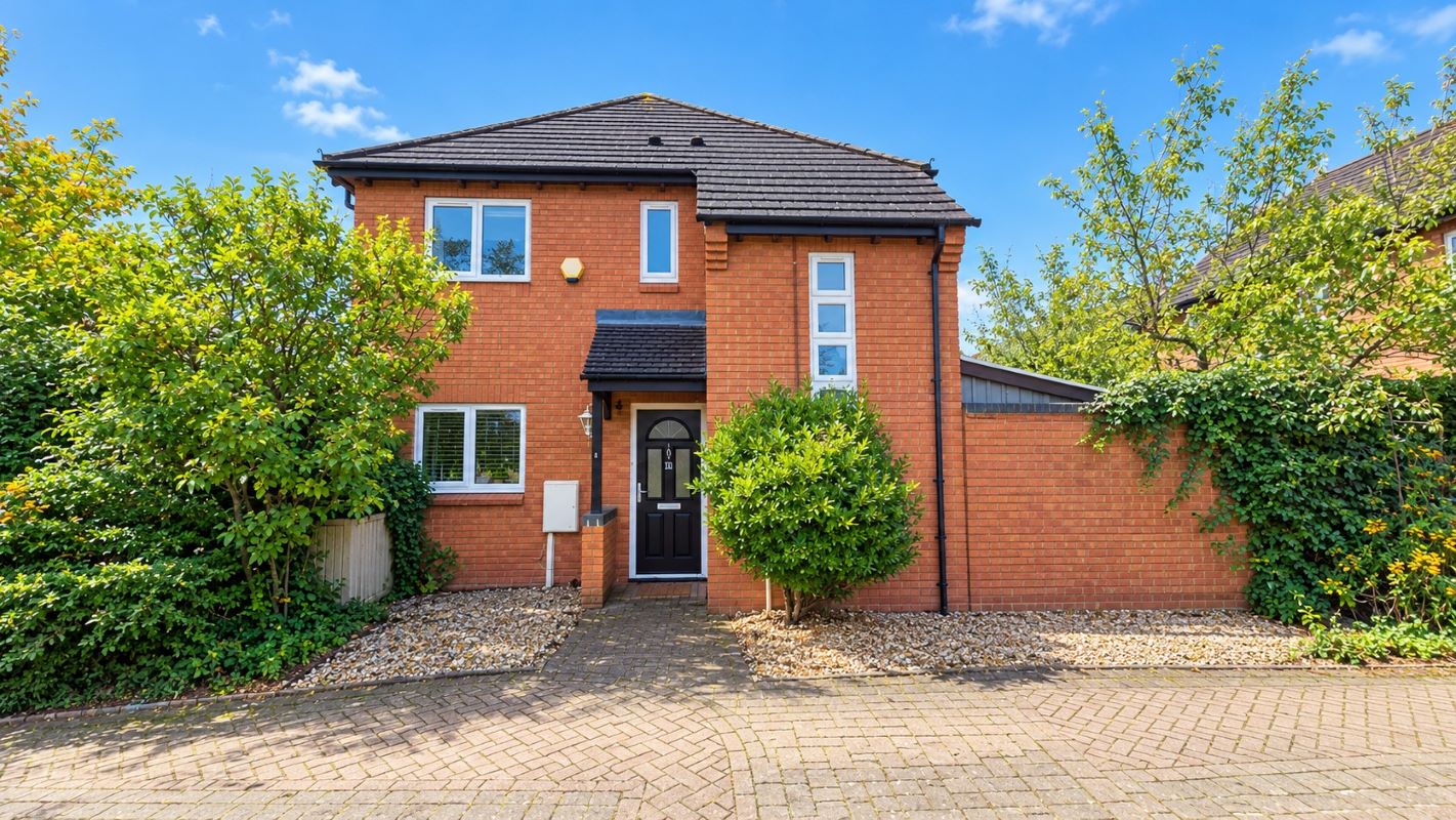 Property for Auction in Northants, Beds & Bucks - 1 Cadeby Court Broughton, Milton Keynes, Buckinghamshire, MK10 9LE