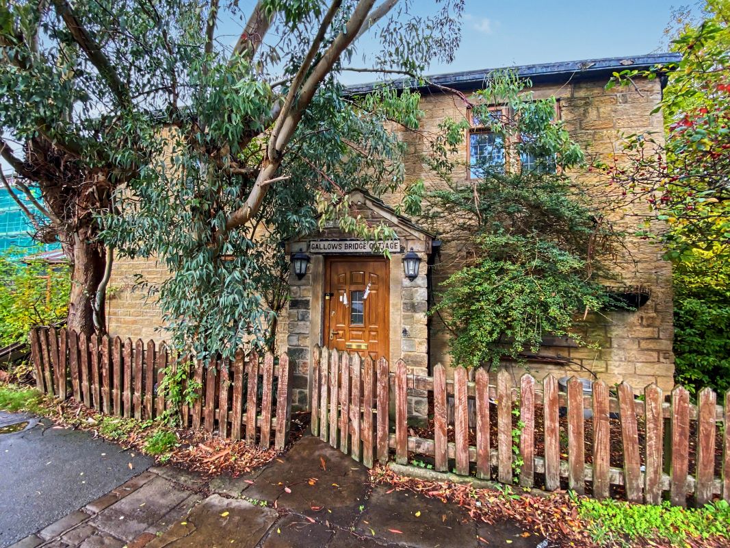 Property for Auction in West Yorkshire - Canal Cottage, View Croft Road, Shipley, Bradford, BD17 7DU