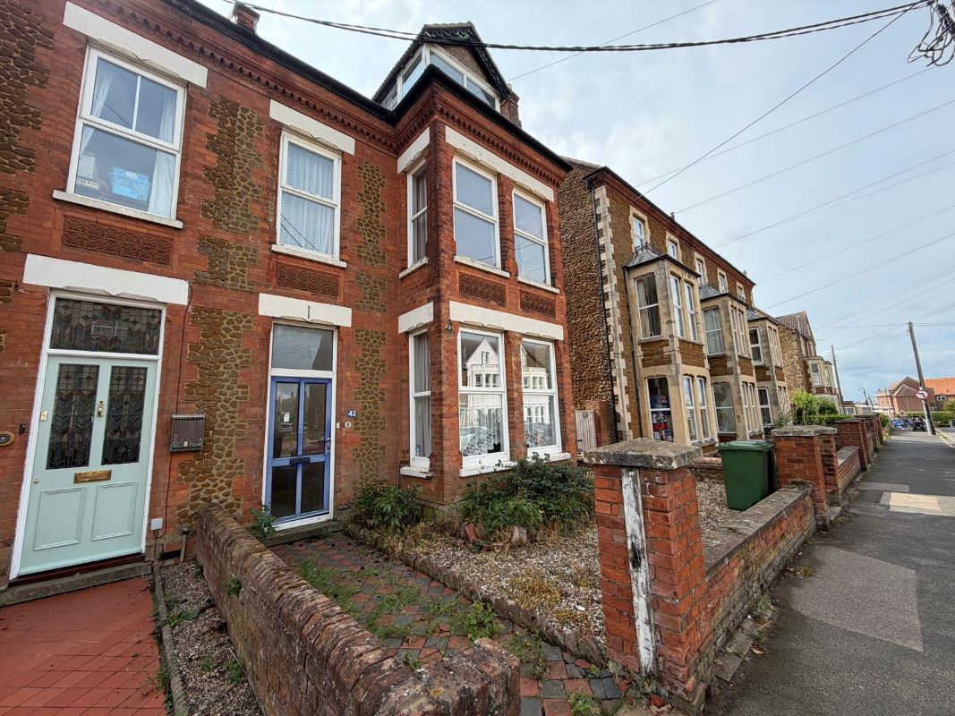 Property for Auction in East Anglia - 42 Greevegate, Hunstanton, Norfolk, PE36 6AG