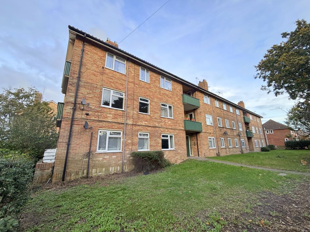 Property for Auction in South West - Flat A 182 Western Avenue, Bournemouth, Dorset, BH10 6HN