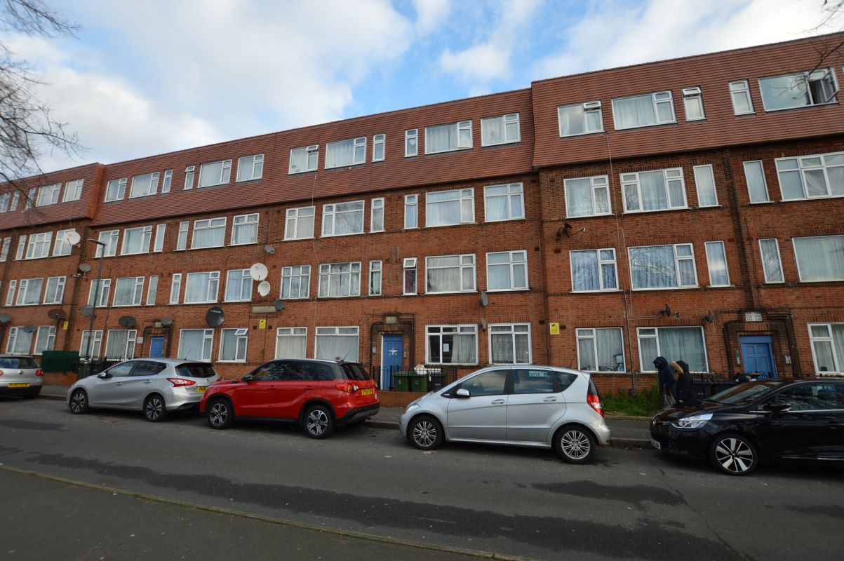 Property for Auction in London - 242 Everton Court, Honeypot Lane, Stanmore, Middlesex, HA7 1DZ