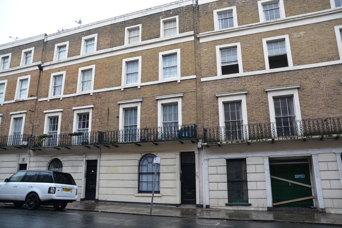 Property for Auction in Kent - 13B Harmer Street, Gravesend, Kent, DA12 2AP