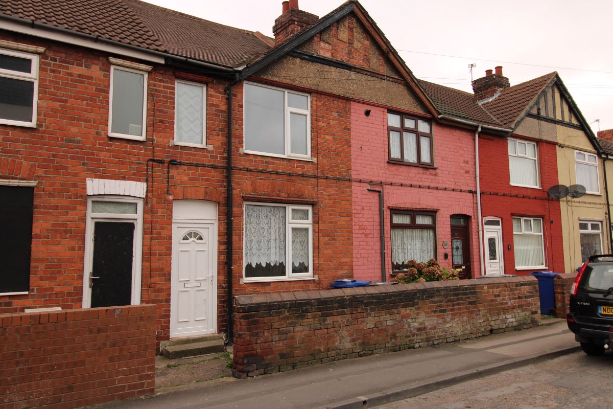 Property for Auction in South Yorkshire - 19 Queens Crescent, Edlington, Doncaster, South Yorkshire, DN12 1BE