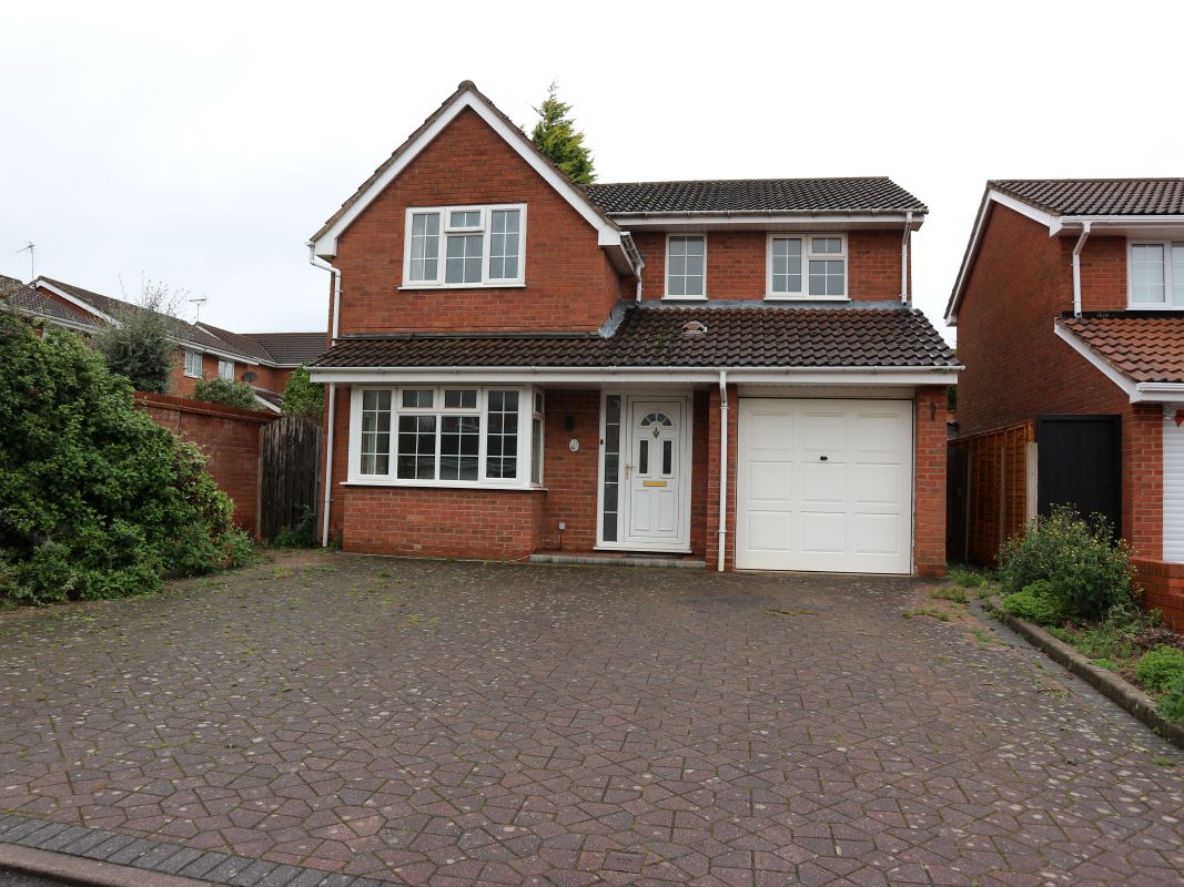 Property for Auction in Coventry & Warwickshire - 17 Dickens Close Galley Common, Nuneaton, Warwickshire, CV10 9SQ