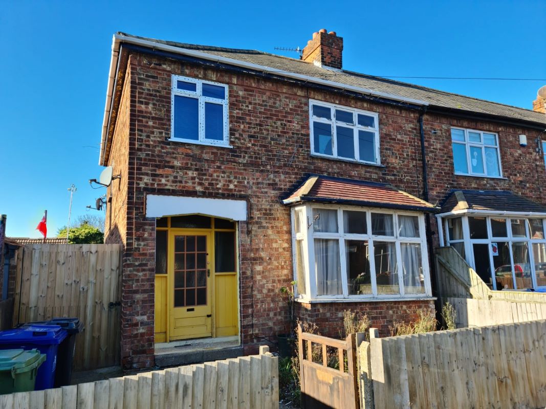 Property for Auction in Lincolnshire - 1 Lampton Grove, Grimsby, South Humberside, DN32 0HU