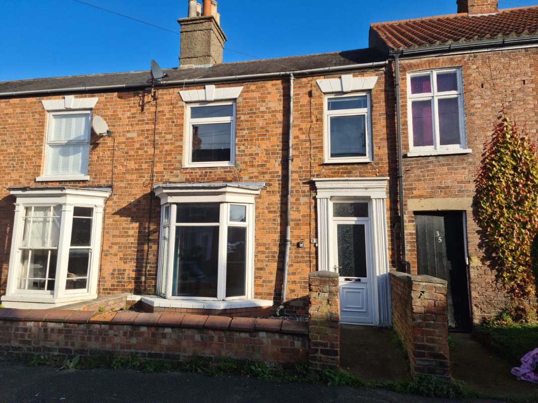 Property for Auction in Lincolnshire - 33 Trinity Lane, Louth, Lincolnshire, LN11 8DL