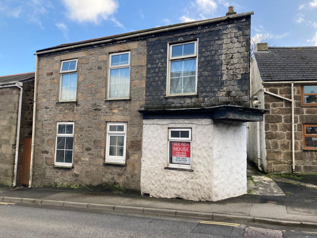 Property for Auction in South West - Flat 1 47 Fore Street, Pool, Redruth, Cornwall, TR15 3DY