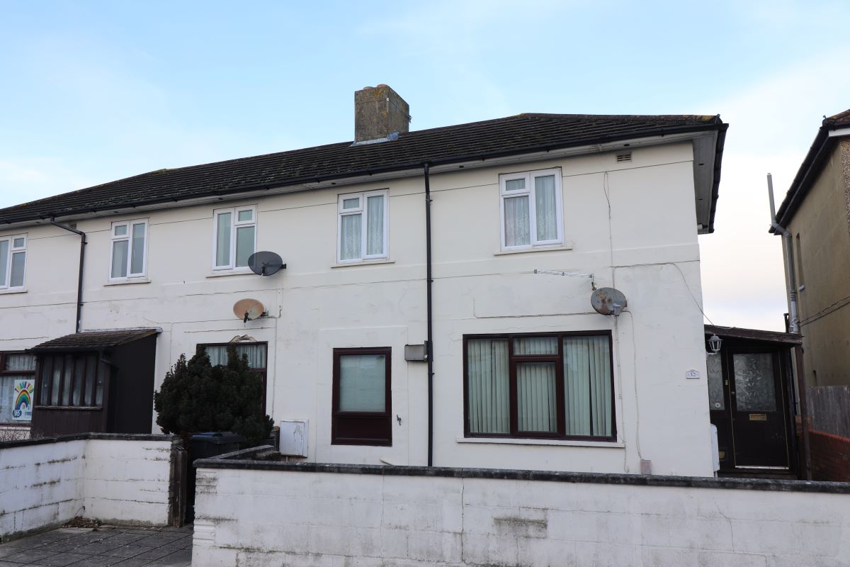 Property for Auction in Sussex & Hampshire - Ground Floor Flat, 32 Tipner Road, Portsmouth, PO2 8QP