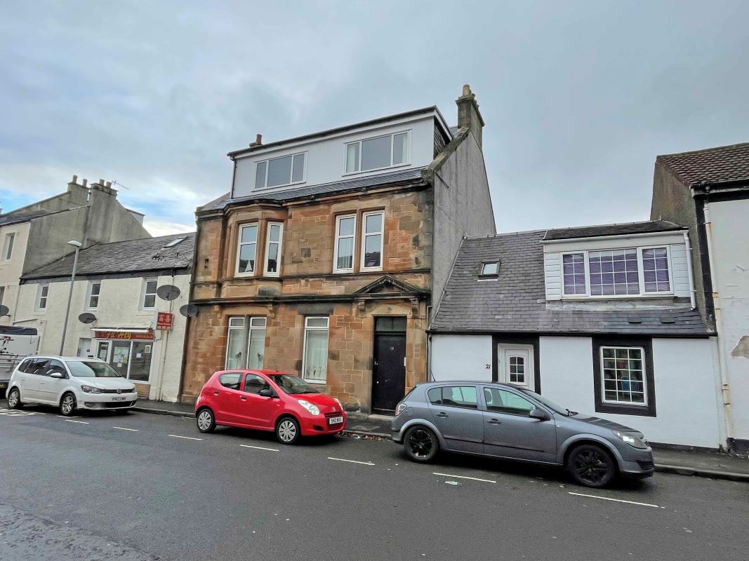 Attic Flat, 19 Nelson Street, Largs