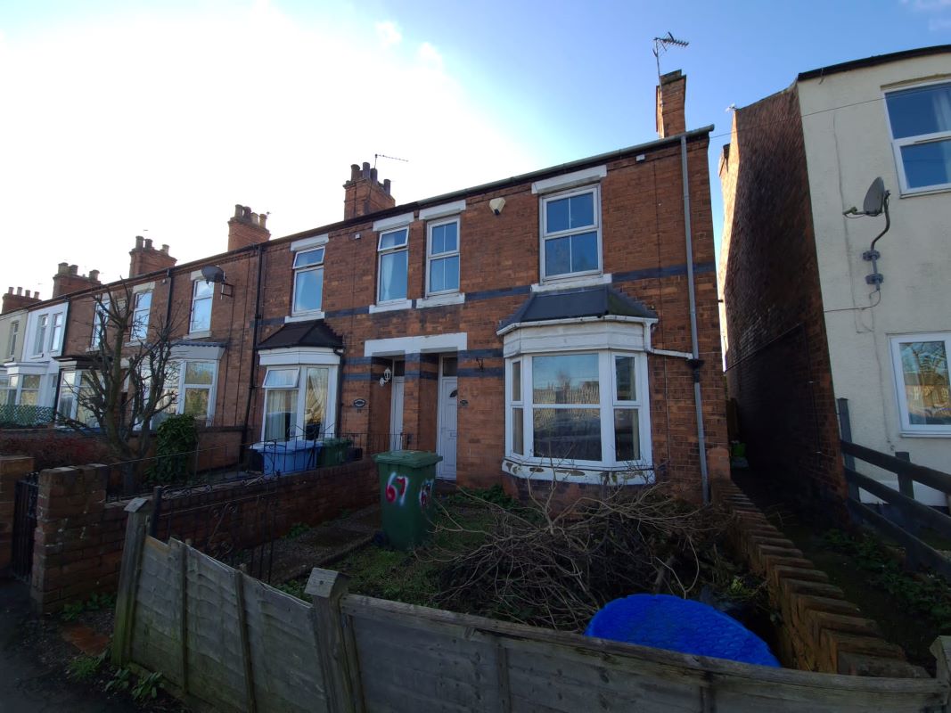 Property for Auction in Lincolnshire - 67 West Carr Road, Retford, Nottinghamshire, DN22 7NW