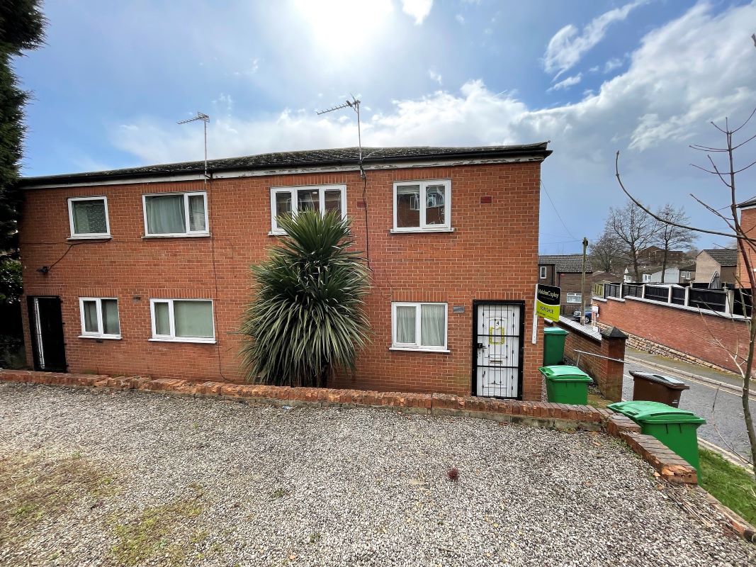 Property for Auction in Nottinghamshire & Derby - 24 Cambria Mews, Nottingham, Nottinghamshire, NG3 4GZ
