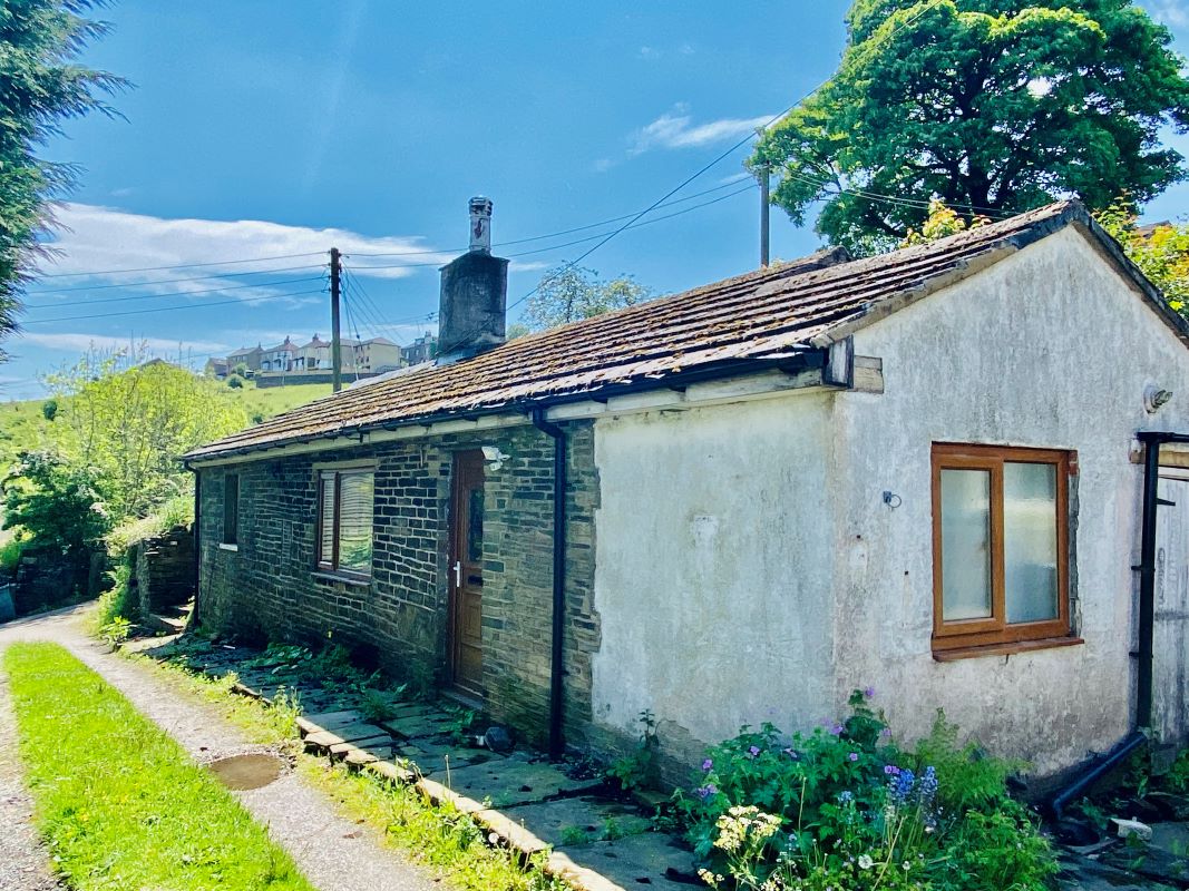 Property for Auction in South Yorkshire - 20 Low Fold Queensbury, Bradford, West Yorkshire, BD13 1NN