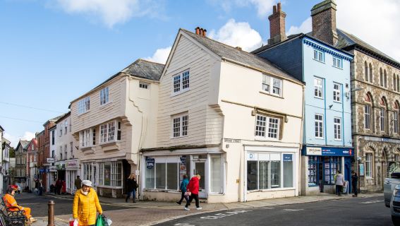 Property for auction in Cornwall)