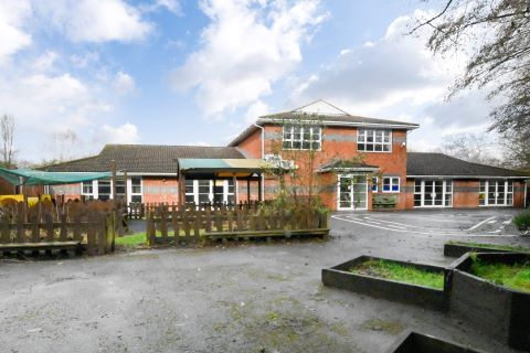 Property for auction in Hampshire)
