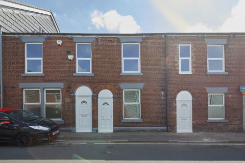 Property for auction in Cheshire)