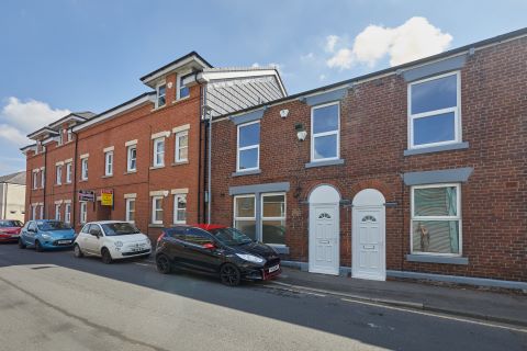 Property for auction in Cheshire)