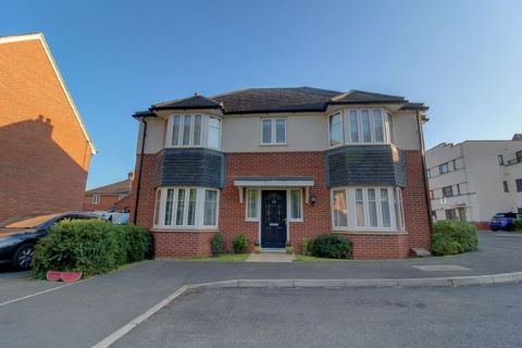 Property for auction in Northamptonshire)
