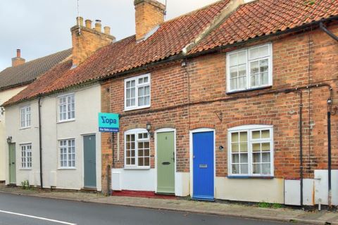 Property for auction in Nottinghamshire)