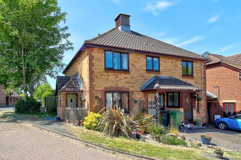 Property for auction in Hampshire)