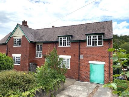 Property for auction in Derbyshire)