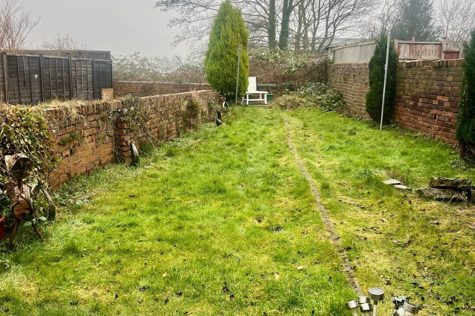 97 Old Hall Road, Chesterfield, S40 1HF