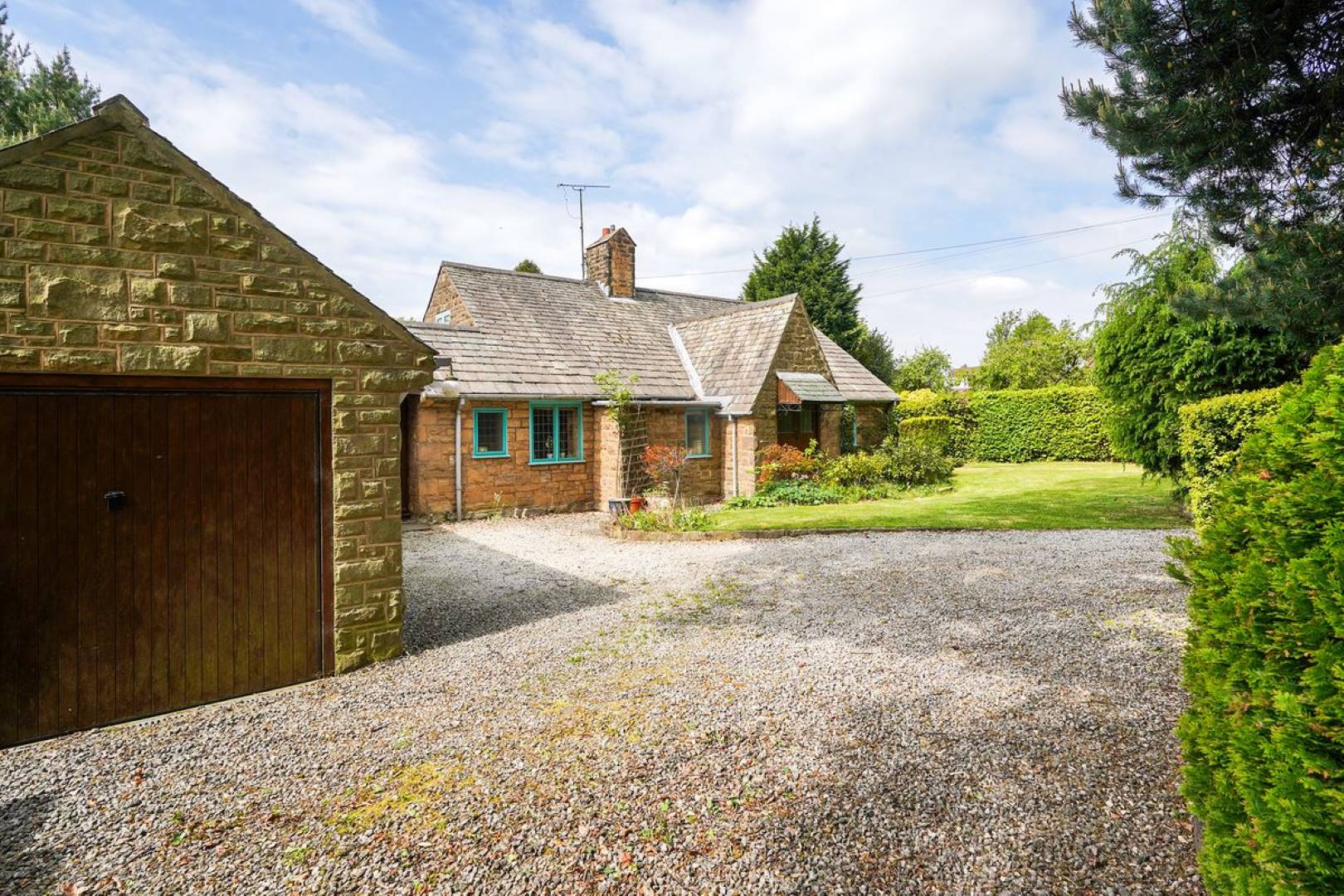 10 Hockley Lane, Wingerworth, Chesterfield, S42 6QG