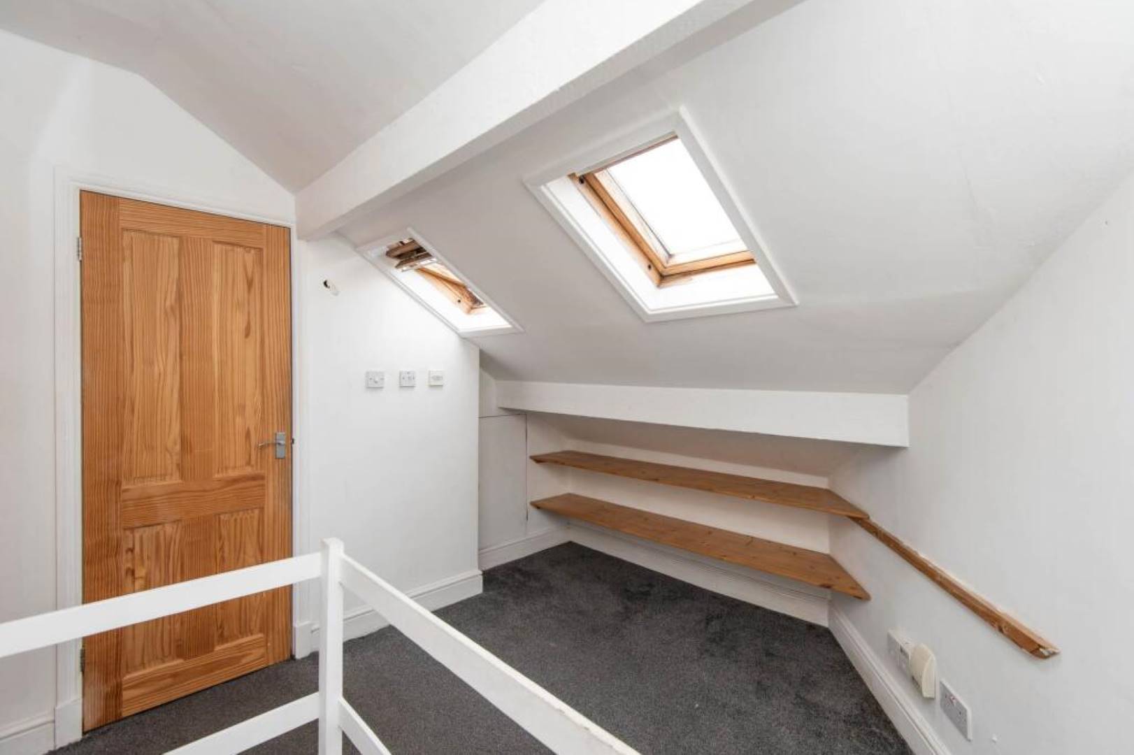 42 Club Garden Road, Sheffield, S11 8BU