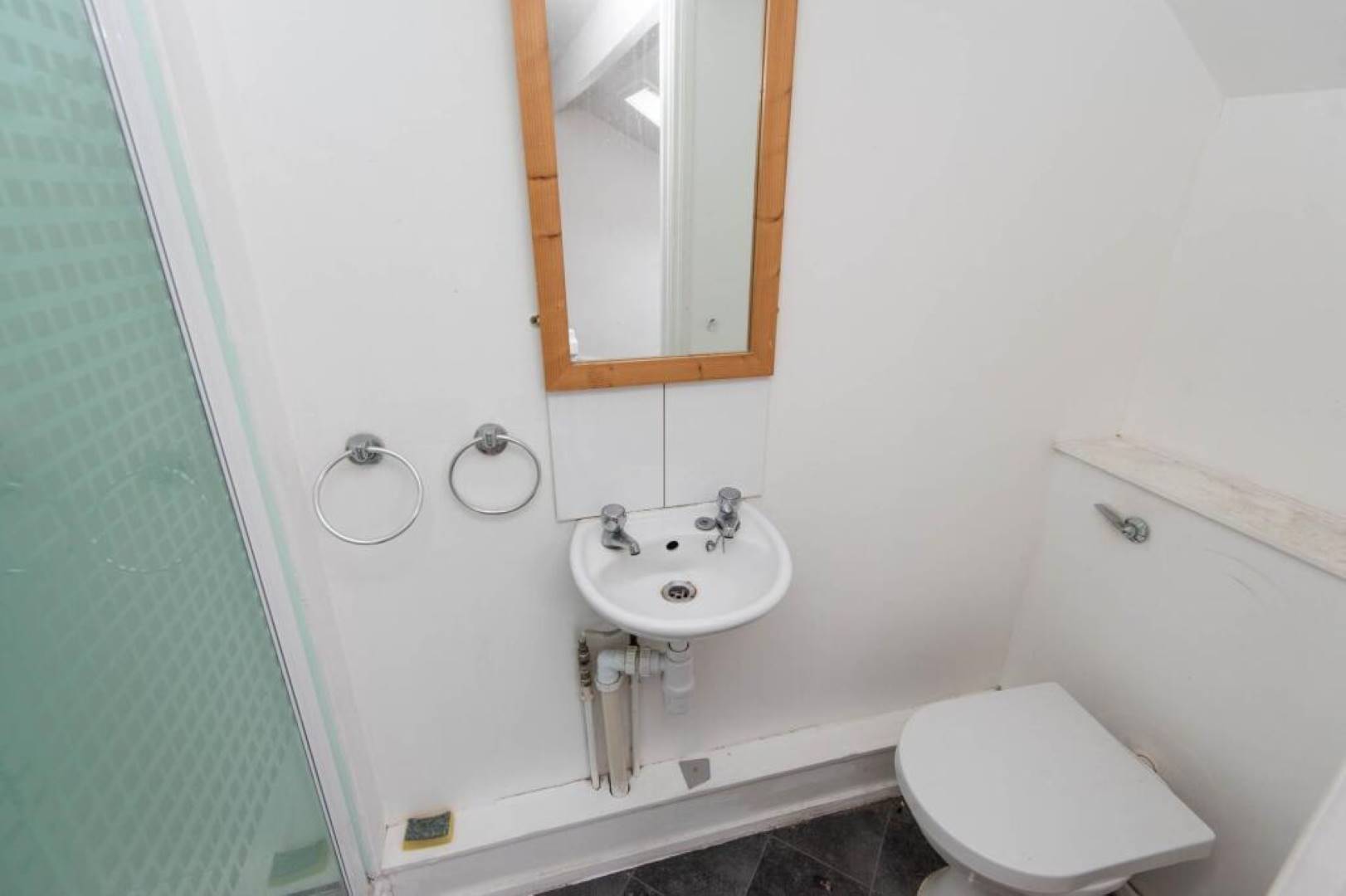 42 Club Garden Road, Sheffield, S11 8BU