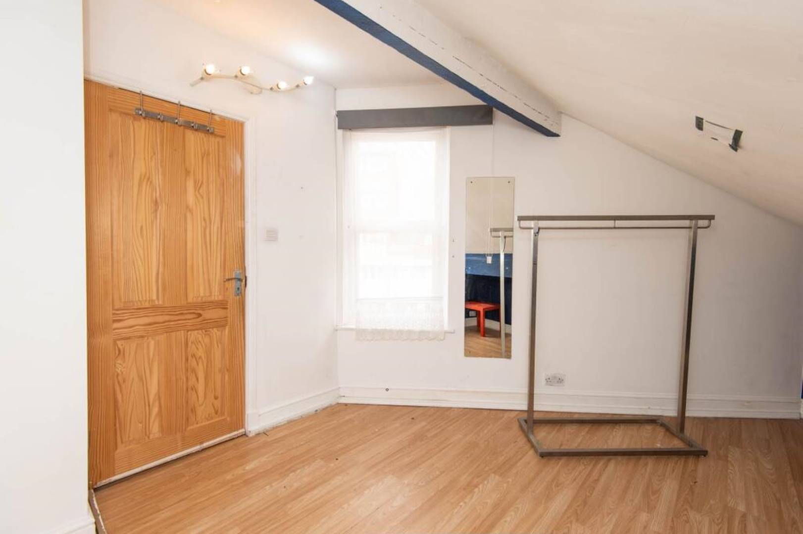 42 Club Garden Road, Sheffield, S11 8BU