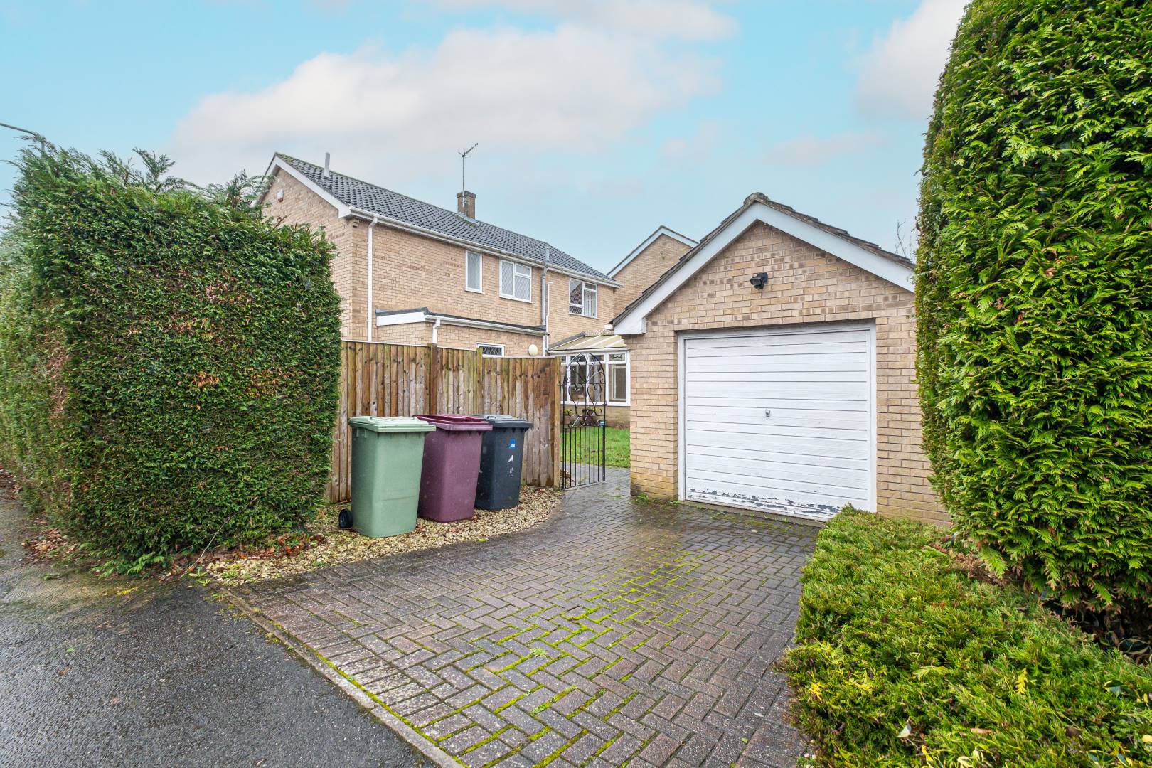 1 Pear Tree Avenue, Wingerworth, Chesterfield, S42 6QB