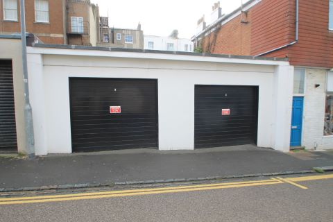 Property for auction in East Sussex)