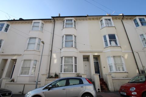 Property for auction in East Sussex)