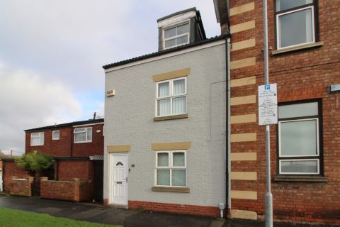 Property for auction in East Yorkshire)