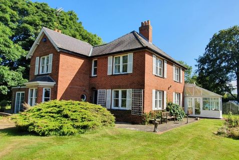 Property for auction in East Yorkshire)