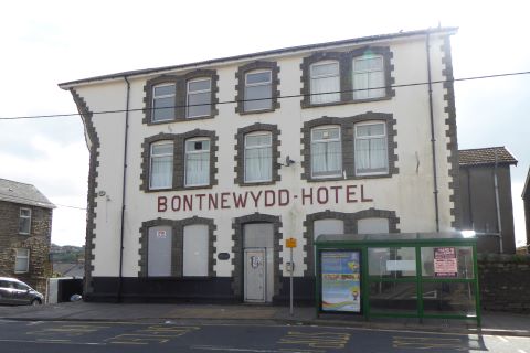 Property for auction in Mid Glamorgan)