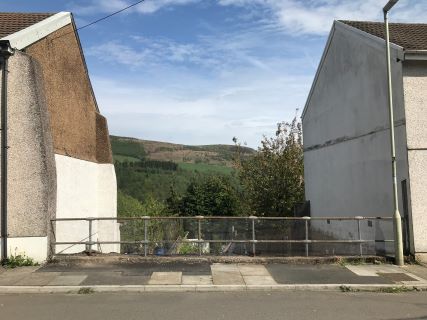 Property for auction in Mid Glamorgan)