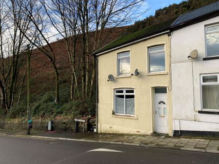 Property for auction in Mid Glamorgan)