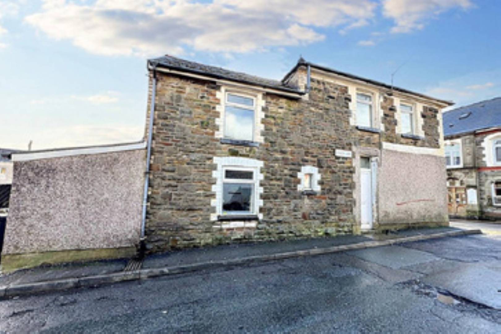 17 Victoria St, Abertillery NP13 1PG
