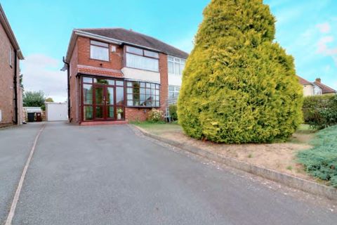 Property for auction in West Midlands)