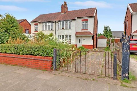 Property for auction in Cheshire)
