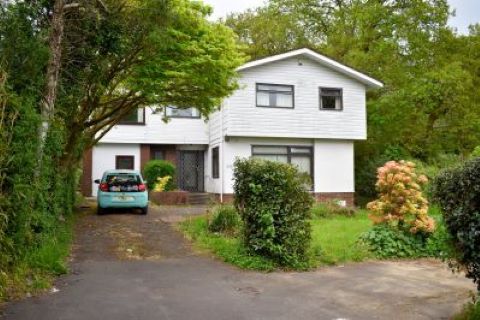 Property for auction in West Glamorgan)