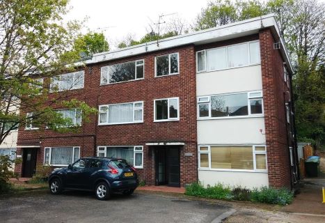 Property for auction in Hampshire)