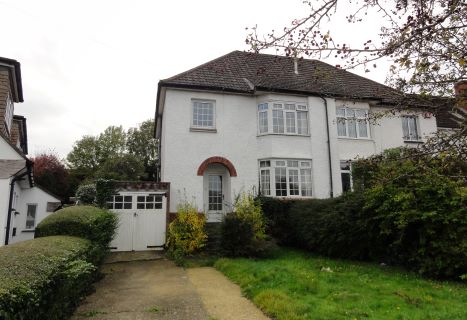 Property for auction in Hampshire)