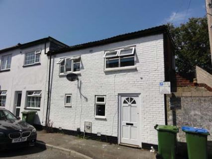 Property for auction in Hampshire)